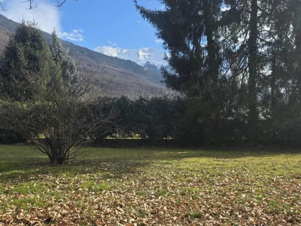 Terrain 1300 m² Tours-en-Savoie