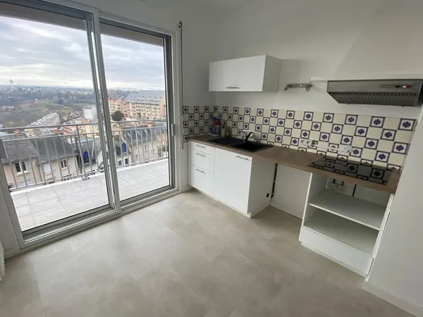 TYPE 2 RENOVE AVEC CAVE ET GARAGE PROCHE MULTIPLEX