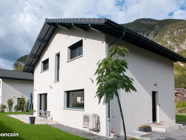 Mélodie, Jolie maison neuve de 135 m2 avec vue montagnes