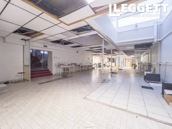 Surface commerciale, bureaux et appartements en centre ville d'Angoulême