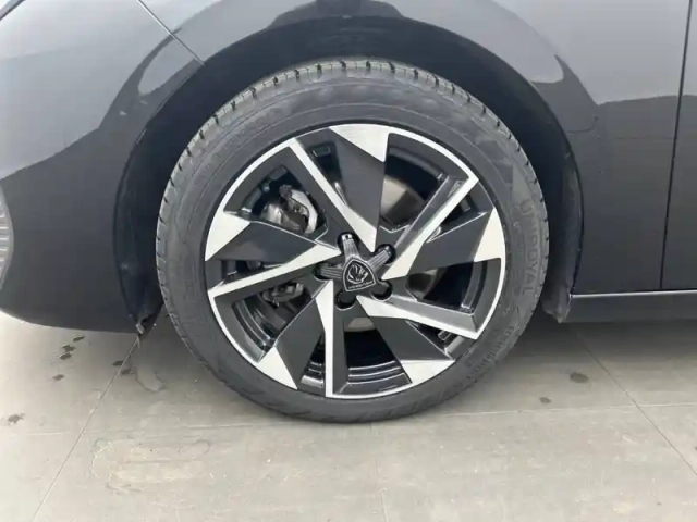 Peugeot 308 hybrid 145 e-dcs6 — photo 13