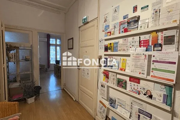 Local professionnel 5 pièces 130 m²