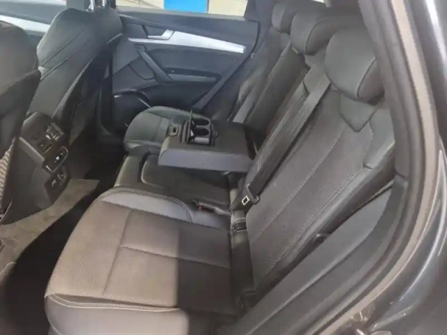 Audi Q5 55 tfsi e 367ch s line quattro s tronic 7 — photo 11