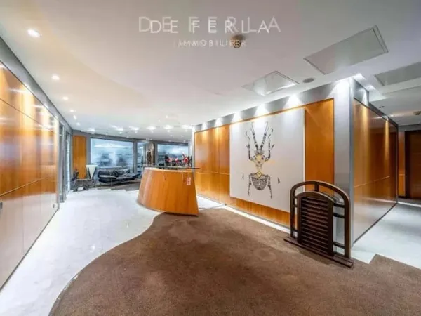 Bureaux 23 pièces 580 m²