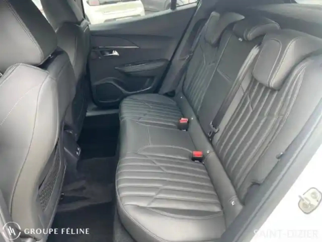 Peugeot 2008 e- 136ch gt — photo 10