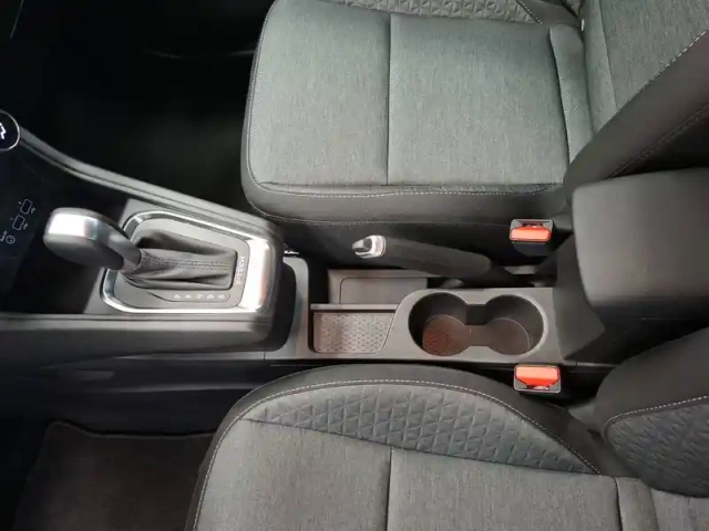 Renault Captur e-tech 145 - 21 — photo 22