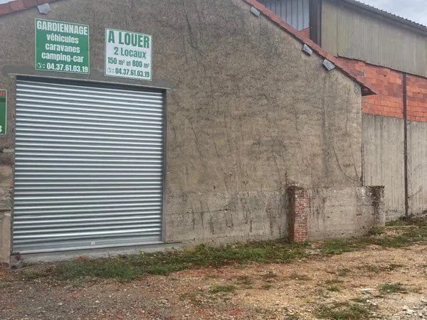 Location hangar