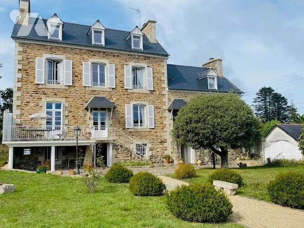 Maison 7 pièces 210 m²