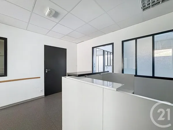 Local professionnel 65 m²