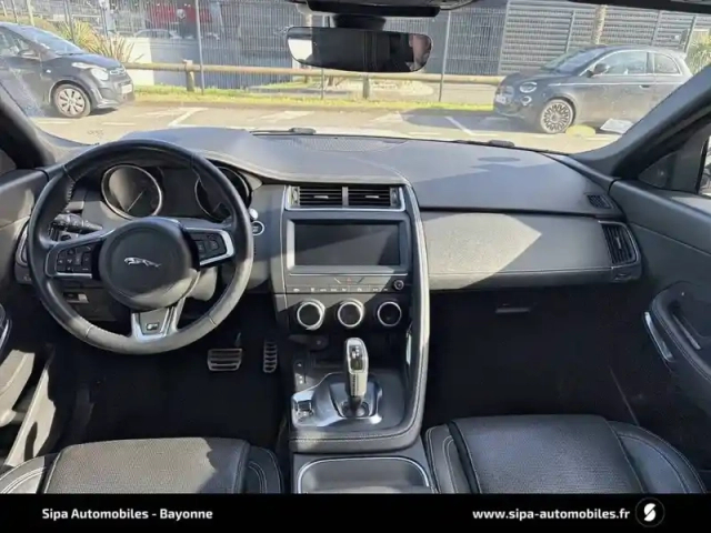 Jaguar E-Pace 2.0 d - 150 ch awd bva — photo 8