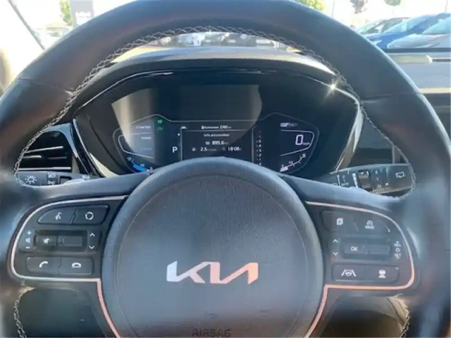 Kia Niro 1.6 gdi hybride rechargeable 141 ch dct6 — photo 8