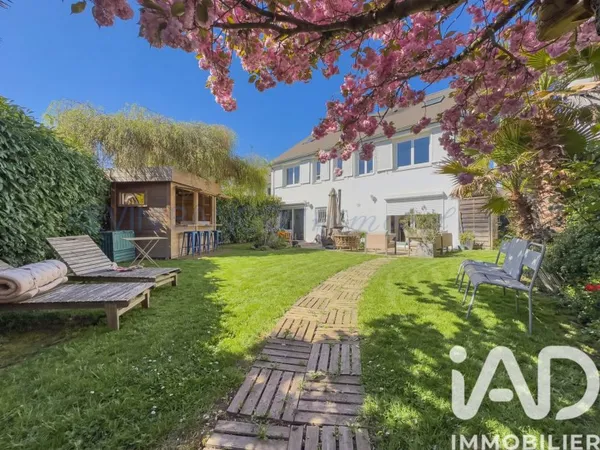 Maison 9 pièces 183 m²