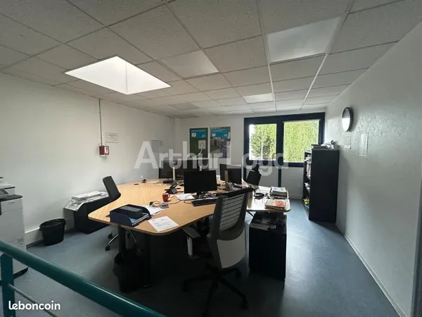 Local bureaux 360 m²