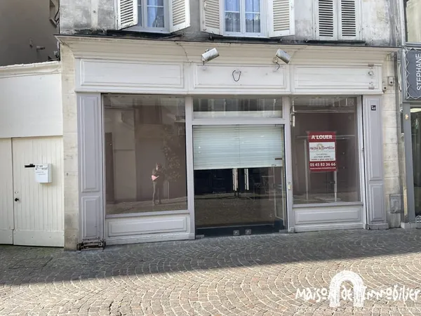 A louer au coeur du centre-ville de COGNAC (Charente) - LOCAL