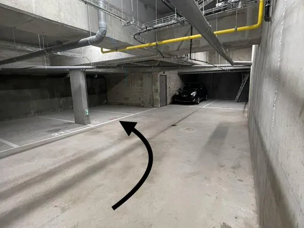 Place parking sous terrain