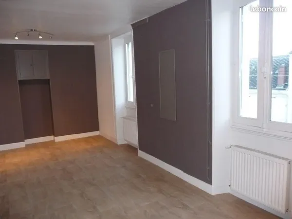 Grand appartement f2, centre Bourges T2