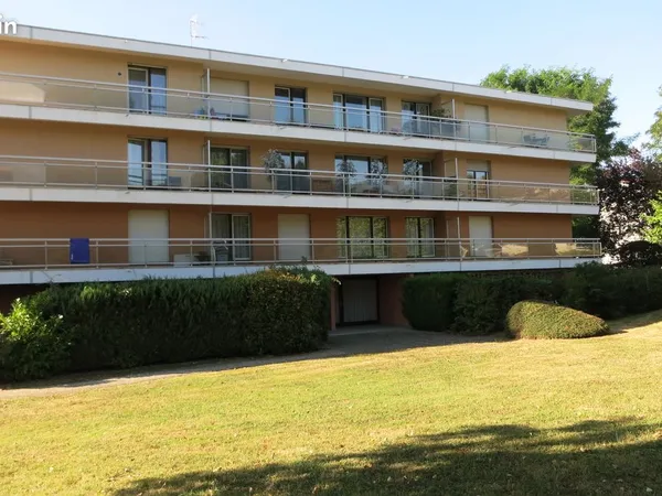 Metz Vallières - Très bel appartement, 4 pc, balcon, loggia