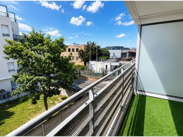 APPARTEMENT T2 AVEC BALCON - parking privatif