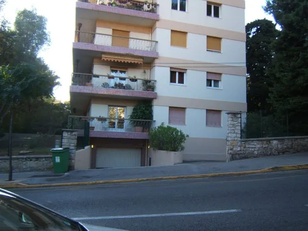 Parking 14 m²
