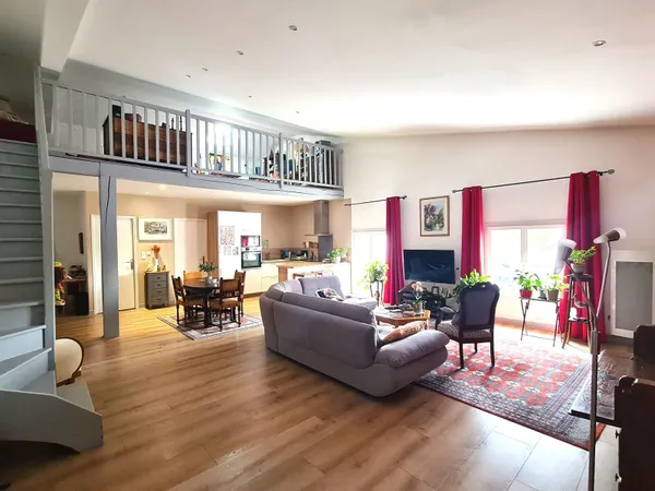 Appartement 2 pièces 100 m²