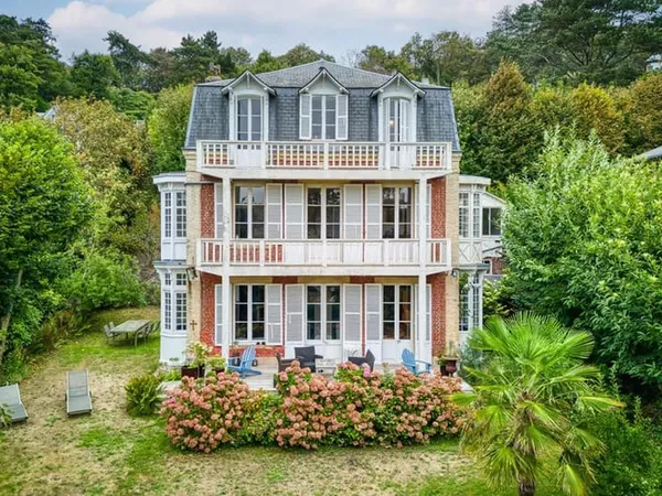 la villa MEDERIC est en vente / en exclusivité