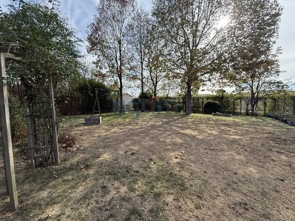 L'HERBERGEMENT TERRAIN À BÂTIR DE 695 M2