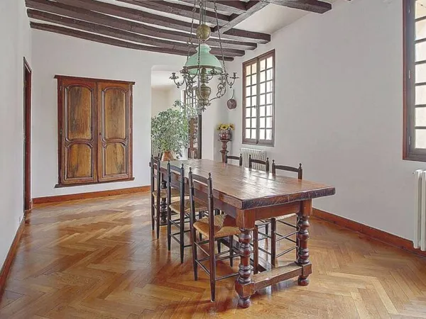 Maison 8 pièces 225 m²