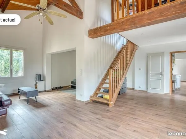 Propriété 5 pièces 140 m²
