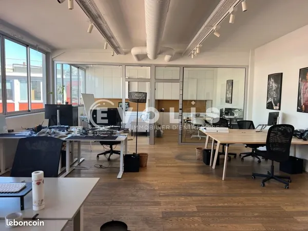 Bureau 291 m²