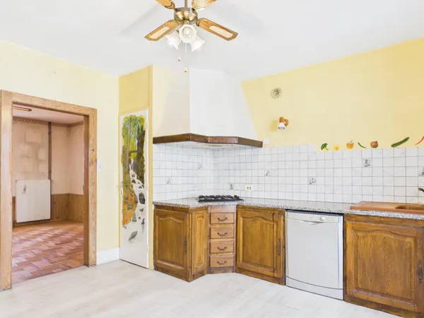 Maison avec dépendance et beau potentiel