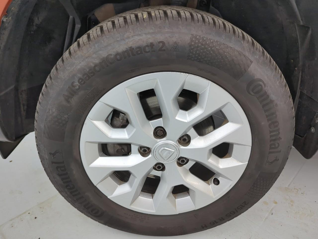 Dacia Duster tce 150 fap 4x2 edc confort — photo 11