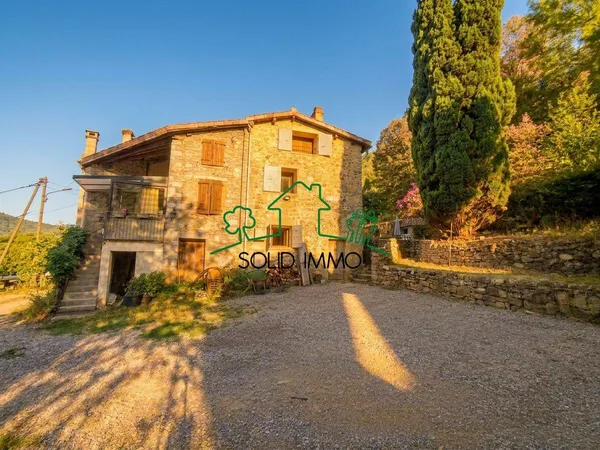 Maison 9 pièces 145 m²