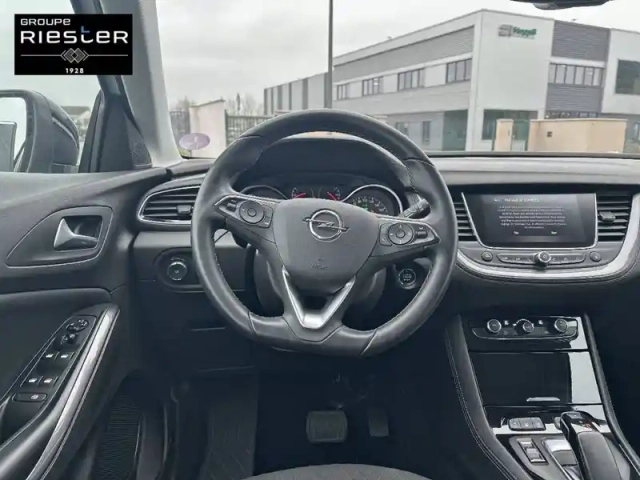 Opel Grandland X hybrid 225 ch bva8 — photo 9