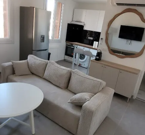 MAGNAN - A LOUER 2 PIECES RENOVE MEUBLE ET TRAVERSANT 40m²