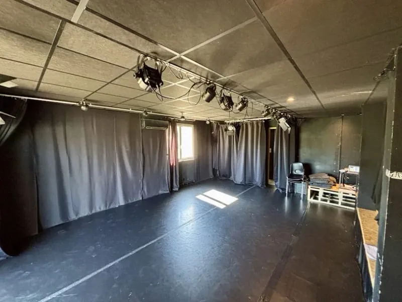 Photo 1