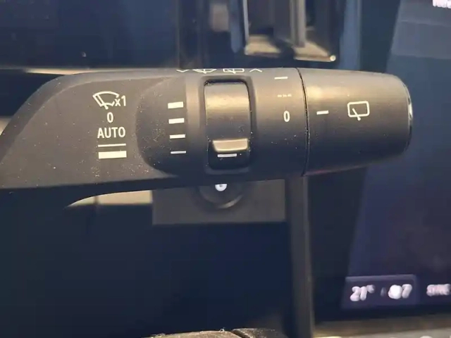 Renault Megane e-tech ev60 220 ch optimum charge — photo 38