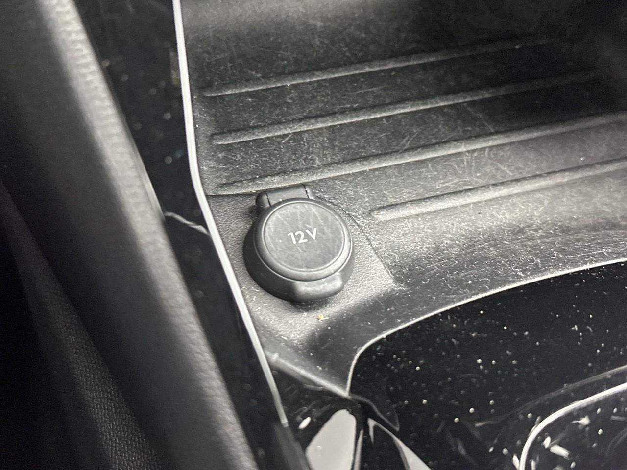 Peugeot 2008 puretech 130 s&s eat8 allure pack — photo 29