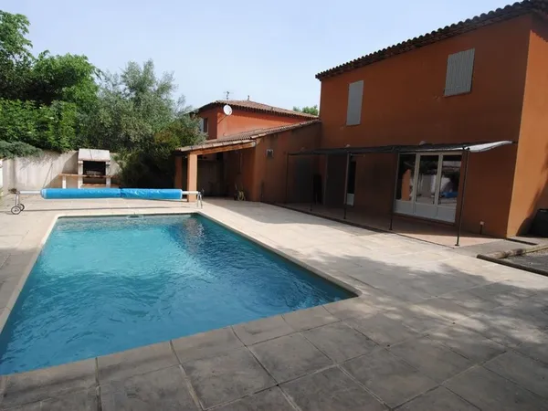 LOCATION. VILLA