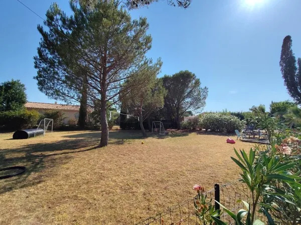 Terrain 957 m²