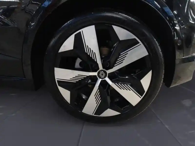 Renault Megane e-tech 220 ch autonomie confort gsr2 — photo 13