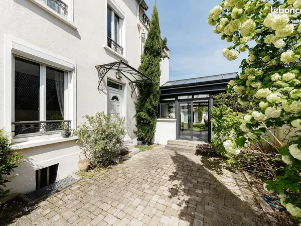 Maison 7 pièces 195 m²