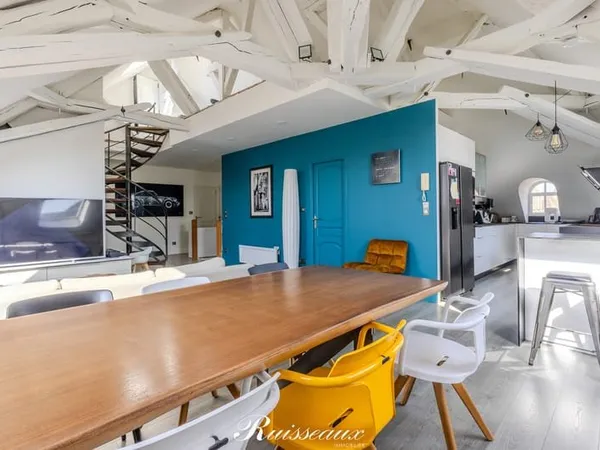 DIJON - Superbe et lumineux appartement aux beaux volumes