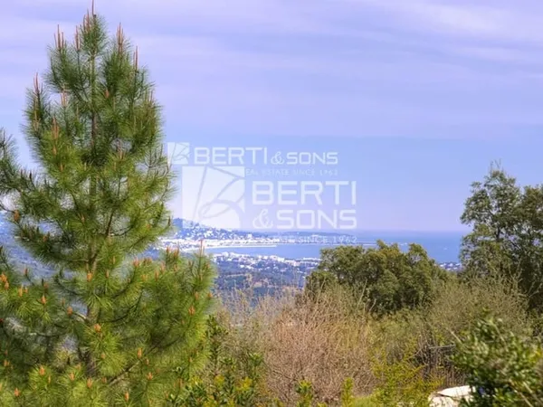 MANDELIEU à 15 MN - DOMAINE DE SÉGURET EXCLUSIVITÉ RARE OPPORTUNITÉ FONCIÈRE 3 940 m² VUE MER - 360 