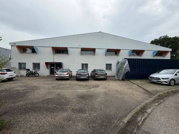 Local d'activité 1620 m²