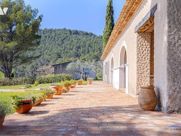 Maison 298 m²
