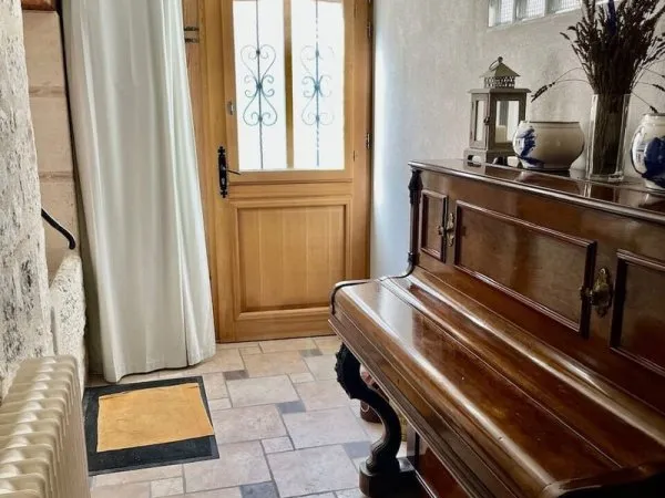 Au coeur du village belle maison rénovée avec garage, possibilité de patio