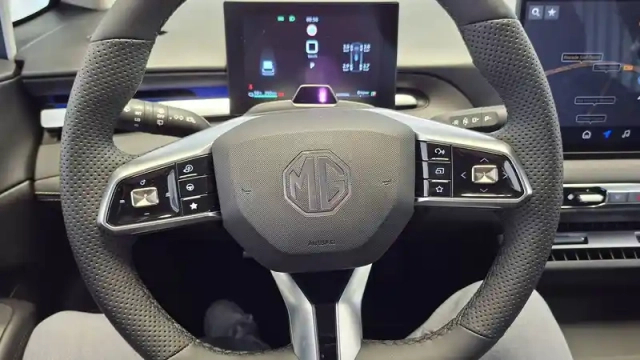 Mg Mg4 ev urban 54 kwh - 118 kw — photo 31
