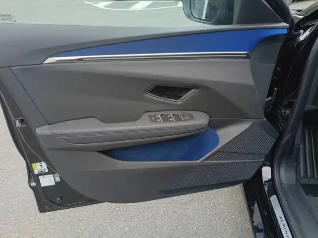 Renault Megane e-tech 220 ch autonomie confort — photo 11