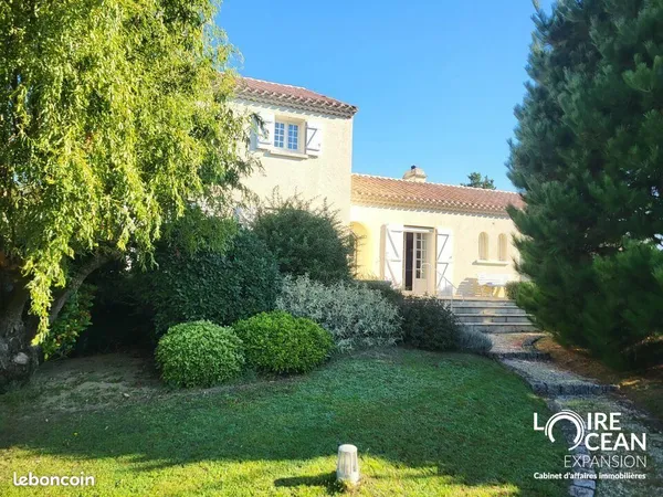 Local bureaux 189 m²
