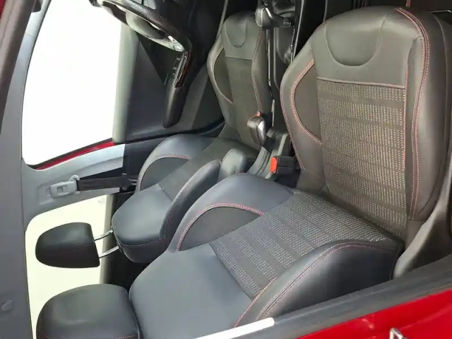 Peugeot 2008 bluehdi 120ch s&amp;s eat6 — photo 26